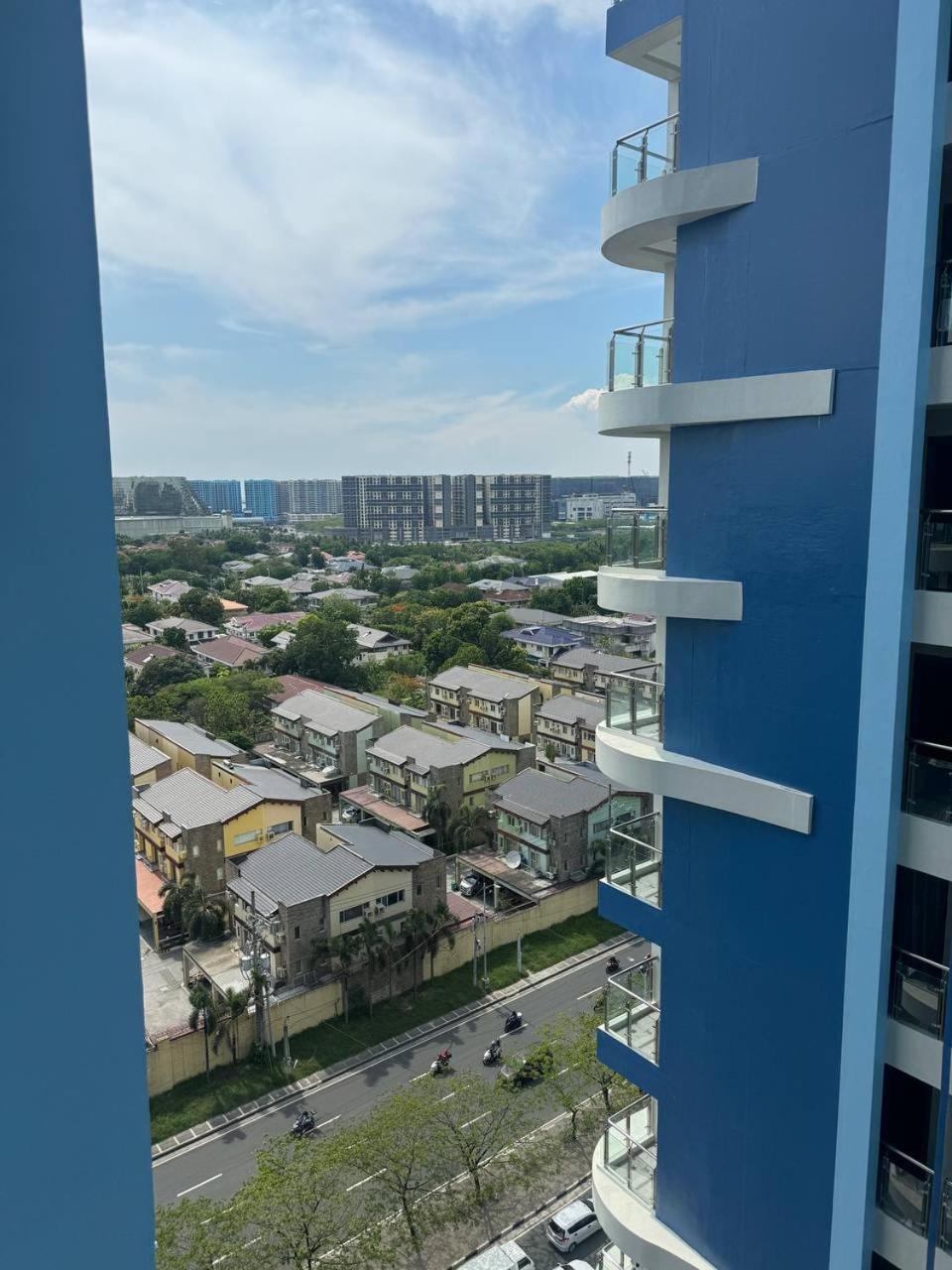 L Condotel Paranaque City Exterior foto