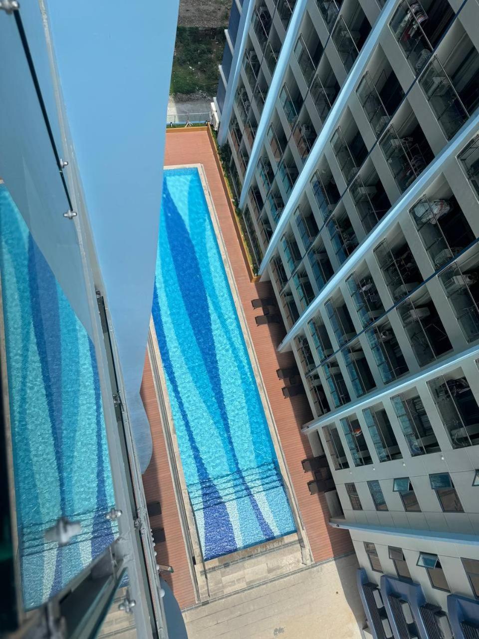 L Condotel Paranaque City Exterior foto